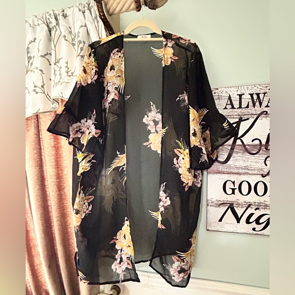 K58. Mudd Yellow Floral Kimono